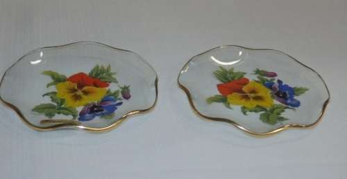 TWO ELEGANT VINTAGE 'CHANCE OF ENGLAND' HAND PAINTED GLASS GEM PLATES WITH CONVOLUTED EDGES