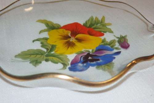 TWO ELEGANT VINTAGE 'CHANCE OF ENGLAND' HAND PAINTED GLASS GEM PLATES WITH CONVOLUTED EDGES