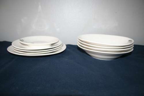 AN AWESOME COLLECTION OF ASSORTEED PORCELAIN PLATES AND BOWLS IN GREAT CONDITION