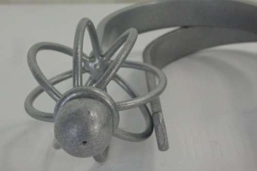 A SET OF FOUR STUNNING SILVER WROUGHT IRON CURTAIN TIEBACKS & CURTAIN ROD FINIALS IN GREAT CONDITION