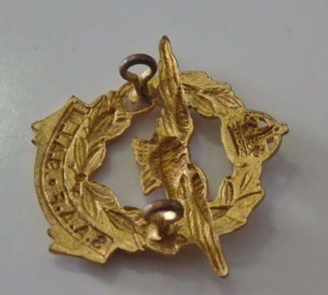 A FANTASTIC UNION OF SOUTH AFRICA WWI AIR FORCE ''S.A.A.F./S.A.L.M.'' CAP BADGE WITH KINGS CROWN