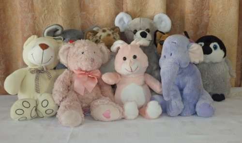 9x (MEDUIM) GORGEOUS ASSORTED COLLECTIBLE FLUFFY TOYS IN GREAT CONDITION - GREAT FOR KIDS! bid/toy