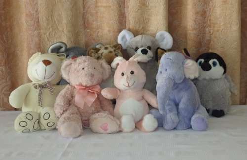 9x (MEDUIM) GORGEOUS ASSORTED COLLECTIBLE FLUFFY TOYS IN GREAT CONDITION - GREAT FOR KIDS! bid/toy