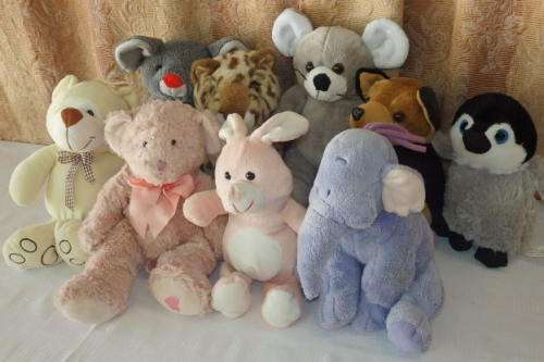 9x (MEDUIM) GORGEOUS ASSORTED COLLECTIBLE FLUFFY TOYS IN GREAT CONDITION - GREAT FOR KIDS! bid/toy
