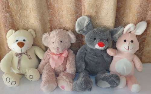 9x (MEDUIM) GORGEOUS ASSORTED COLLECTIBLE FLUFFY TOYS IN GREAT CONDITION - GREAT FOR KIDS! bid/toy