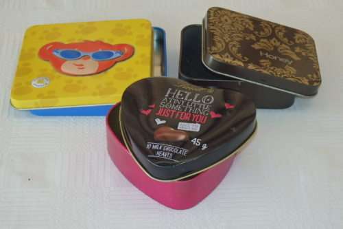 AN AWESOME COLLECTION OF 10x ASSORTED COLLECTIBLE DISPLAY TINS INCLUDING A MICKEY MOUSE TIN bid/tin