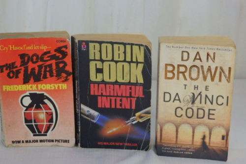 ***JOB LOT*** 14x BEST SELLER NOVELS BY WELL KNOWN MALE AUTHORS INCL. PATTERSON, FOLLIT, ARCHER ETC