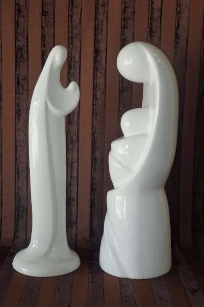 TWO STUNNING TALL WHITE "MODERN" STYLED MOTHER AND CHILD CERAMIC FIGURINES bid/figurine