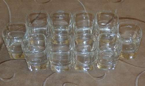 *** JOB LOT *** A FANTASTIC COLLECTION OF TWELVE ASSORTED SHOT/ LIQUEUR GLASSES IN GREAT CONDITION