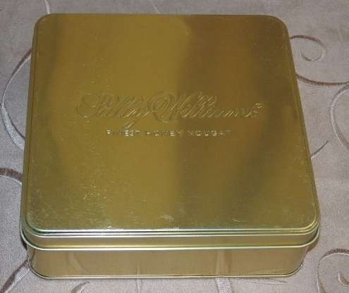 A FABULOUS COLLECTION OF SIX COLLECTABLE TINS INCLUDING A VINTAGE CADBURY'S TIN bid/tin