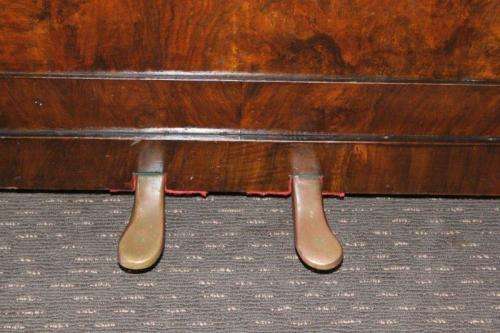 A MAGNIFICENT ANTIQUE WERNAM LONDON WALNUT AND WALNUT BURR UPRIGHT PIANO WITH MARQUETRY DETAILING