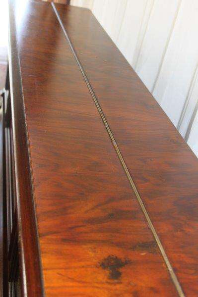 A MAGNIFICENT ANTIQUE WERNAM LONDON WALNUT AND WALNUT BURR UPRIGHT PIANO WITH MARQUETRY DETAILING