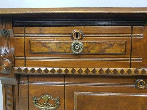 AN INCREDIBLE CARVED EDWARDIAN MAHOGANY 5-DRAWER CHEST OF DRAWERS WITH WALNUT PANELLING