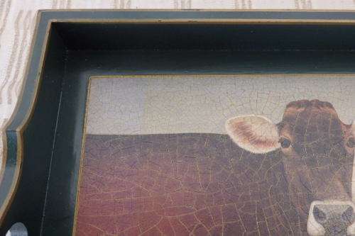 A GORGEOUS WOODEN COUNTRY STYLE DECORATIVE SERVING TRAY w/ A FARM YARD SCENE IN GREAT CONDITION