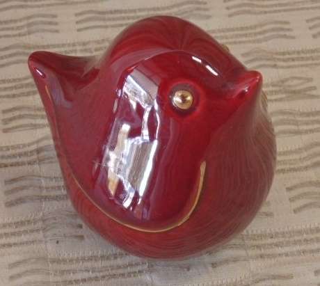 A FANTASTIC ***JOB LOT*** OF THREE ORNAMENTAL FIGURINES INCLUDING A HAND BLOWN GLASS DOLPHIN