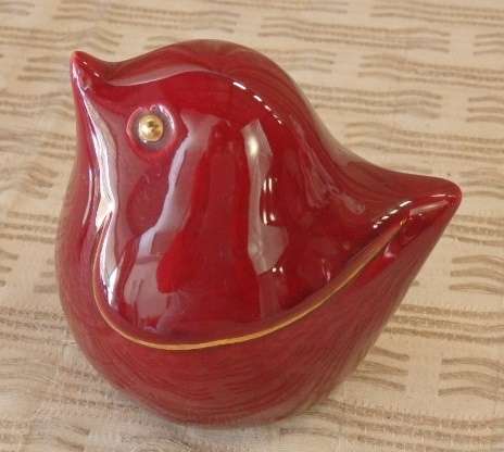 A FANTASTIC ***JOB LOT*** OF THREE ORNAMENTAL FIGURINES INCLUDING A HAND BLOWN GLASS DOLPHIN