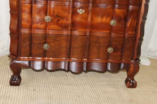 A STUNNING ANTIQUE 4-DRAWER SOLID IMBUIA BALL AND CLAW CHEST OF DRAWERS IN AWESOME CONDITION