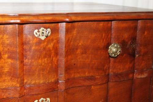 A STUNNING ANTIQUE 4-DRAWER SOLID IMBUIA BALL AND CLAW CHEST OF DRAWERS IN AWESOME CONDITION