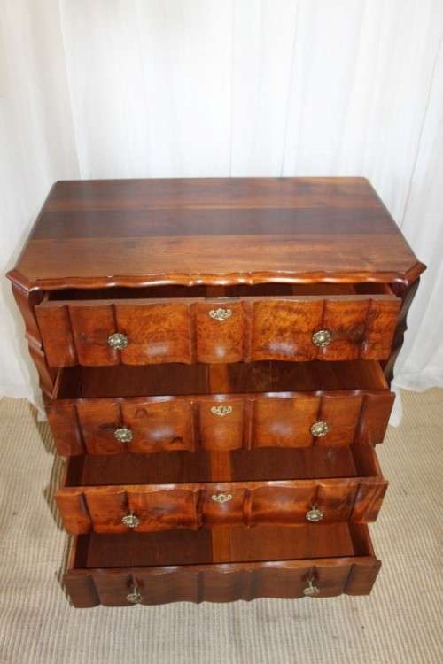 A STUNNING ANTIQUE 4-DRAWER SOLID IMBUIA BALL AND CLAW CHEST OF DRAWERS IN AWESOME CONDITION