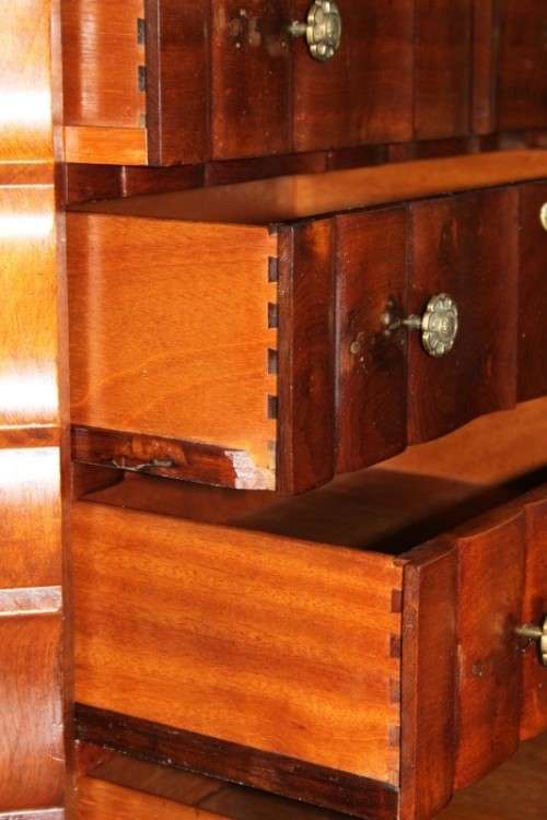 A STUNNING ANTIQUE 4-DRAWER SOLID IMBUIA BALL AND CLAW CHEST OF DRAWERS IN AWESOME CONDITION