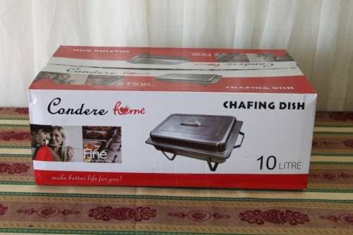 A SUPERB BRAND NEW 18/8 STAINLESS STEEL 10 LITRE TWO-BURNER LIDDED CHAFING DISH IN ITS ORIGINAL BOX