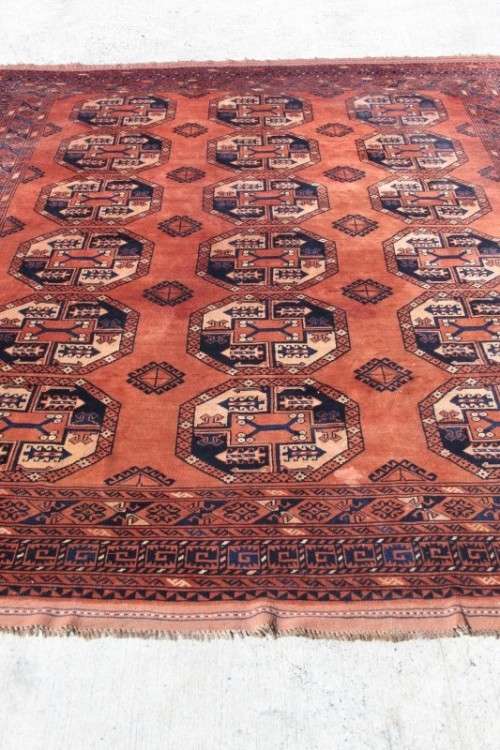 A SUPERB VINTAGE PERSIAN "AFGHAN" CARPET (3.4m x 2.4m) WITH A TRADITIONAL BOKHARA PATTERN & COLOURS