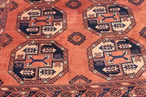 A SUPERB VINTAGE PERSIAN "AFGHAN" CARPET (3.4m x 2.4m) WITH A TRADITIONAL BOKHARA PATTERN & COLOURS