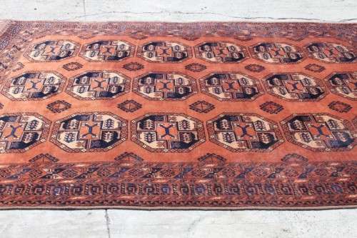 A SUPERB VINTAGE PERSIAN "AFGHAN" CARPET (3.4m x 2.4m) WITH A TRADITIONAL BOKHARA PATTERN & COLOURS