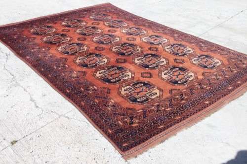 A SUPERB VINTAGE PERSIAN "AFGHAN" CARPET (3.4m x 2.4m) WITH A TRADITIONAL BOKHARA PATTERN & COLOURS