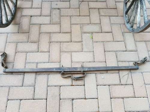 A SPECTACULAR ANTIQUE HORSE-DRAWN CARRIAGE BUGGY - PERFECT FOR RESTORATION FOR WEDDINGS OR RIDES