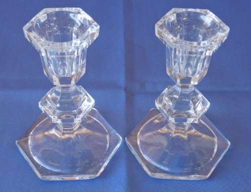 A PAIR OF BEAUTIFUL AND ELEGANT LEAD CRYSTAL CANDLESTICK HOLDERS IN PRISTINE CONDITION