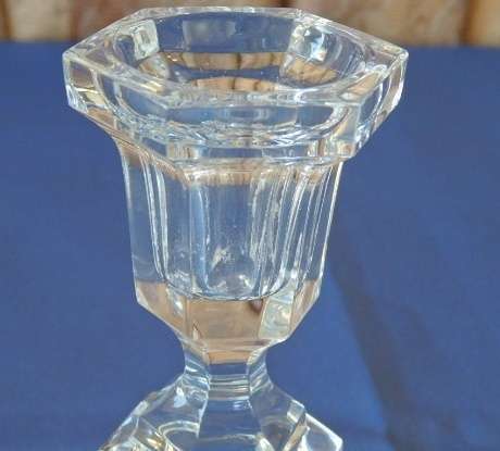 A PAIR OF BEAUTIFUL AND ELEGANT LEAD CRYSTAL CANDLESTICK HOLDERS IN PRISTINE CONDITION
