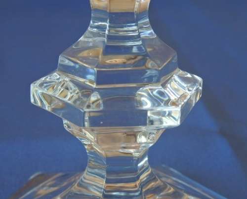 A PAIR OF BEAUTIFUL AND ELEGANT LEAD CRYSTAL CANDLESTICK HOLDERS IN PRISTINE CONDITION