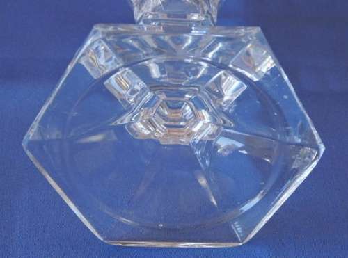 A PAIR OF BEAUTIFUL AND ELEGANT LEAD CRYSTAL CANDLESTICK HOLDERS IN PRISTINE CONDITION