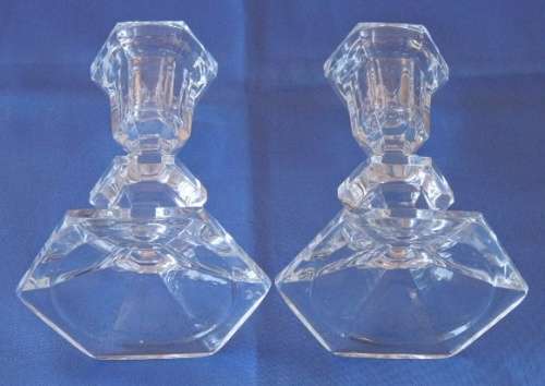 A PAIR OF BEAUTIFUL AND ELEGANT LEAD CRYSTAL CANDLESTICK HOLDERS IN PRISTINE CONDITION