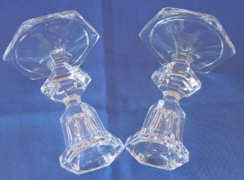 A PAIR OF BEAUTIFUL AND ELEGANT LEAD CRYSTAL CANDLESTICK HOLDERS IN PRISTINE CONDITION