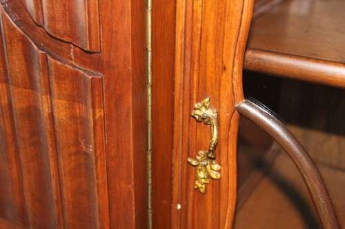 AN EXQUISITE VINTAGE SOLID IMBUIA BALL & CLAW RADIOGRAM CABINET - IDEAL COMPACT BAR CABINET