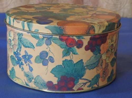 AN AWESOME SET OF THREE COLORFUL COLLECTIBLE DISPLAY TINS IN GREAT CONDITION