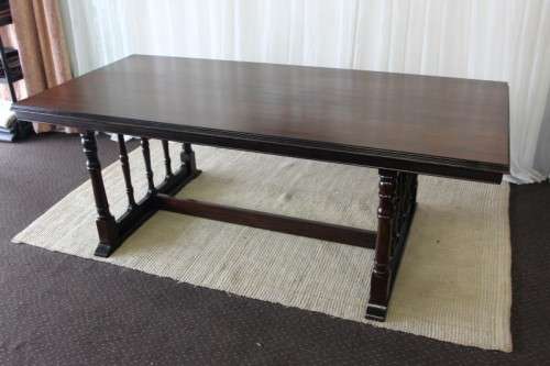 A SUPERB VINTAGE SOLID IMBUIA LARGE 2.1m 8-SEATER DINING TABLE WITH SPECTACULAR TURNED LEG DETAILING