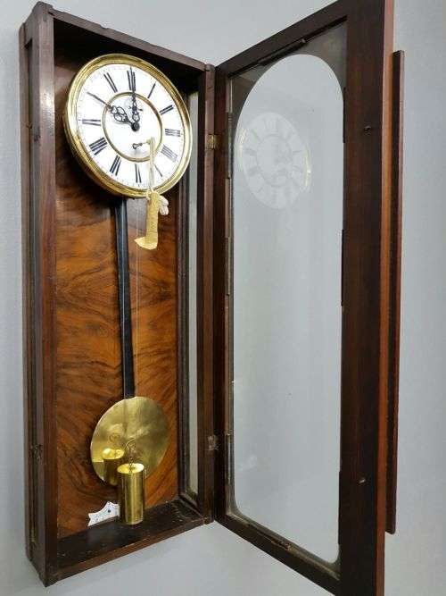A SPECTACULAR ANTIQUE REGULATORY PENDULUM WALL CLOCK WITH A ROMAN NUMERAL PORCELAIN CLOCK FACE