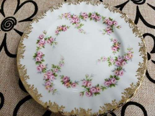 A STUNNING VINTAGE ROYAL ALBERT FINE BONE CHINA "DIMITY ROSE" COLLECTION TRIO IN PRISTINE CONDITION