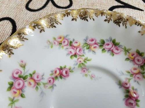 A STUNNING VINTAGE ROYAL ALBERT FINE BONE CHINA "DIMITY ROSE" COLLECTION TRIO IN PRISTINE CONDITION