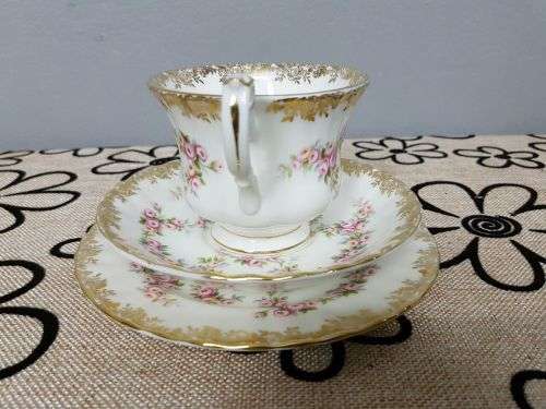 A STUNNING VINTAGE ROYAL ALBERT FINE BONE CHINA "DIMITY ROSE" COLLECTION TRIO IN PRISTINE CONDITION