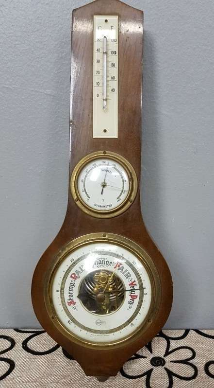 A SUPERB VINTAGE WEST GERMAN MADE "BARIGO" THERMOMETER, HYGROMETER AND THERMOMETER COMBINATION TOWER