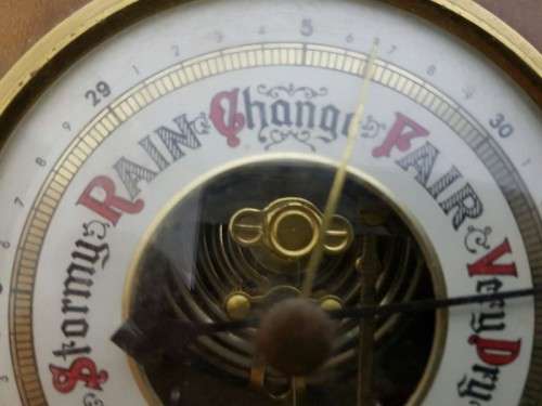 A SUPERB VINTAGE WEST GERMAN MADE "BARIGO" THERMOMETER, HYGROMETER AND THERMOMETER COMBINATION TOWER