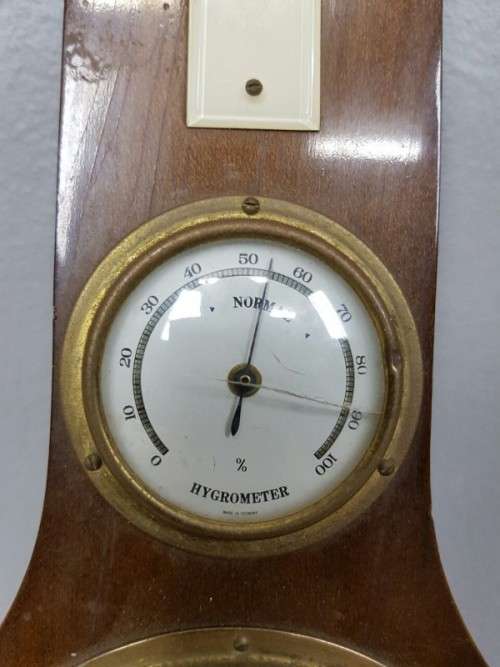 A SUPERB VINTAGE WEST GERMAN MADE "BARIGO" THERMOMETER, HYGROMETER AND THERMOMETER COMBINATION TOWER