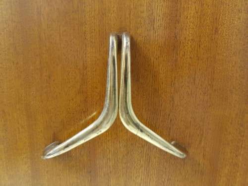 A SUPERB VINTAGE "RETRO" KIST WITH LOADS OF STORAGE SPACE IN WONDERFUL CONDITION