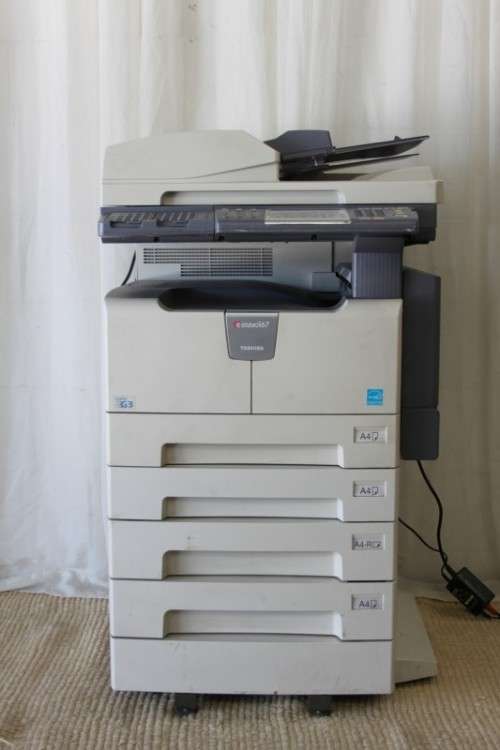 AN AWESOME TOSHIBA E-STUDIO 167 PHOTOCOPIER WITH DOCUMENT FEEDER AND 4x PAPER DRAWERS