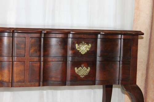 A MAGNIFICENT SOLID STINK WOOD 4-DRAWER BALL & CLAW HALL TABLE/ BUFFET SERVER WITH BRASS HANDLES