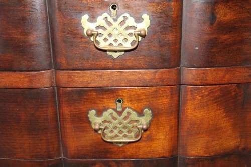 A MAGNIFICENT SOLID STINK WOOD 4-DRAWER BALL & CLAW HALL TABLE/ BUFFET SERVER WITH BRASS HANDLES